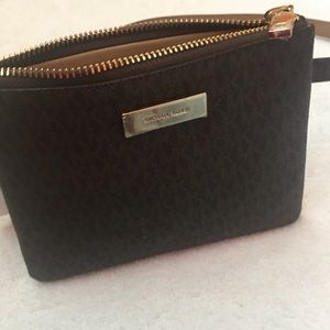Michael Kors belt bag size large